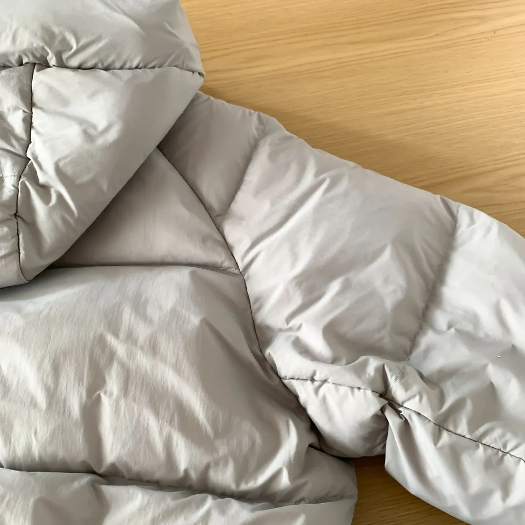 [Moonlight Lime] Style number: Y 109 𝘾𝘼𝙉𝘼𝘿𝘼 𝙂𝙊𝙊𝙎𝙀/Canada Goose 2602LB 1 Capsule Series Macaron Parka Size: XS S M L XL Down: National standard 80% white duck down, light weight and strong warmth retention. Fabric: Made of soft Endura Luxe fabric and CORDURA imported from Du Pont Company of the United States, which enhances the durability of easy-to-wear parts, is lightweight and durable; the inner liner is made of T anti-velvet gallbladder, which is comfortable, soft and non-velveting.